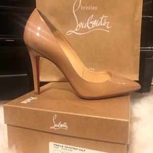 Nude Christian Louboutin size 5/ 35